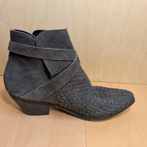 Free People Venture Women's Suede Ankle Booties. Size 41